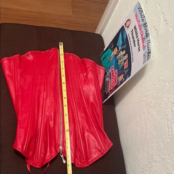 #1667**Red Leather Zip-Front Corset Top - Picture 6 of 10